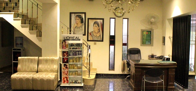 58% OFF, Rs 13500 only for LOreal Professionnel Hair Xtenso/ Rebounding/ Hair Keratin Treatment + Permanent Hair Straightening + Hair Cut with Blowdry + Deep Conditioning Protein Treatment + Head & Shoulder Massage + Hands & Feet Massage + Threading (Eyebrows & Upper Lip) at be Beauty Signature Salon Gulberg III, Lahore.